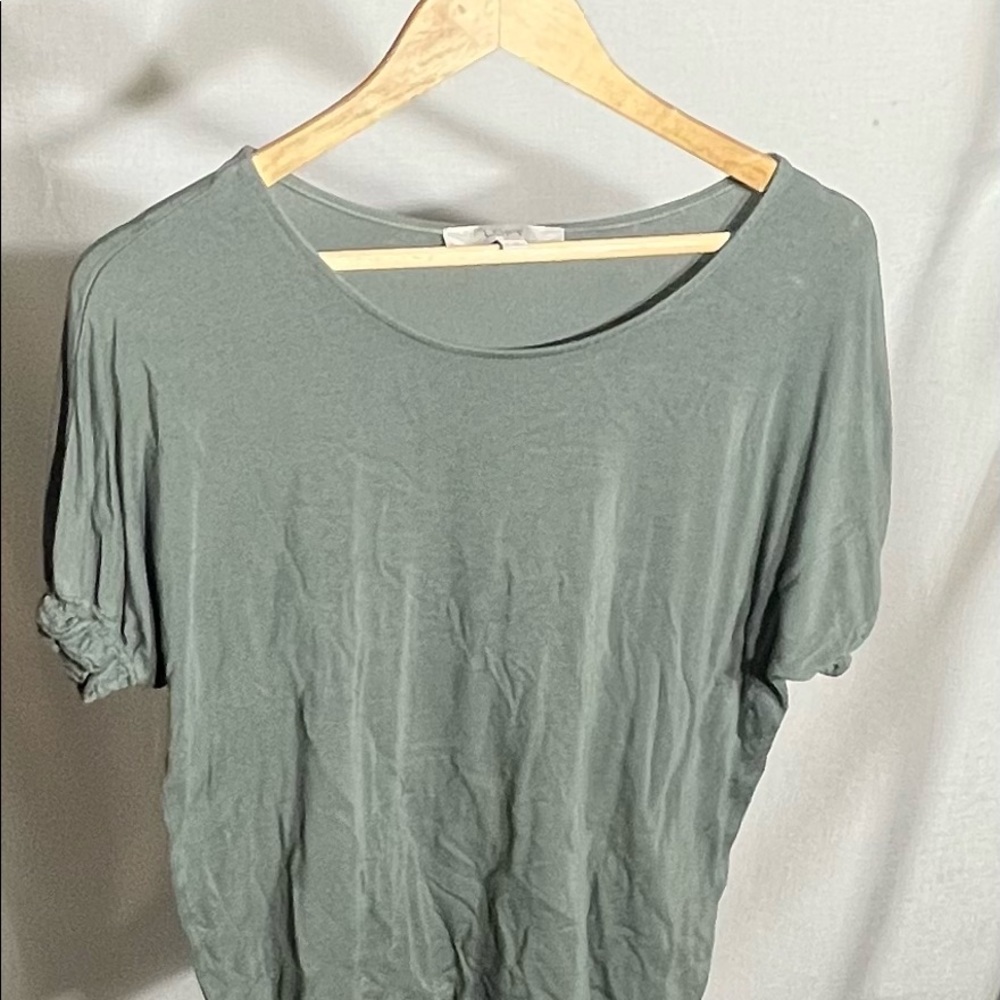 Short sleeve LOFT crew neck green